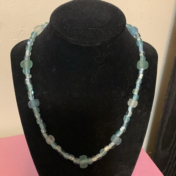 Beautiful blue necklace, 18” - Picture 2 of 6
